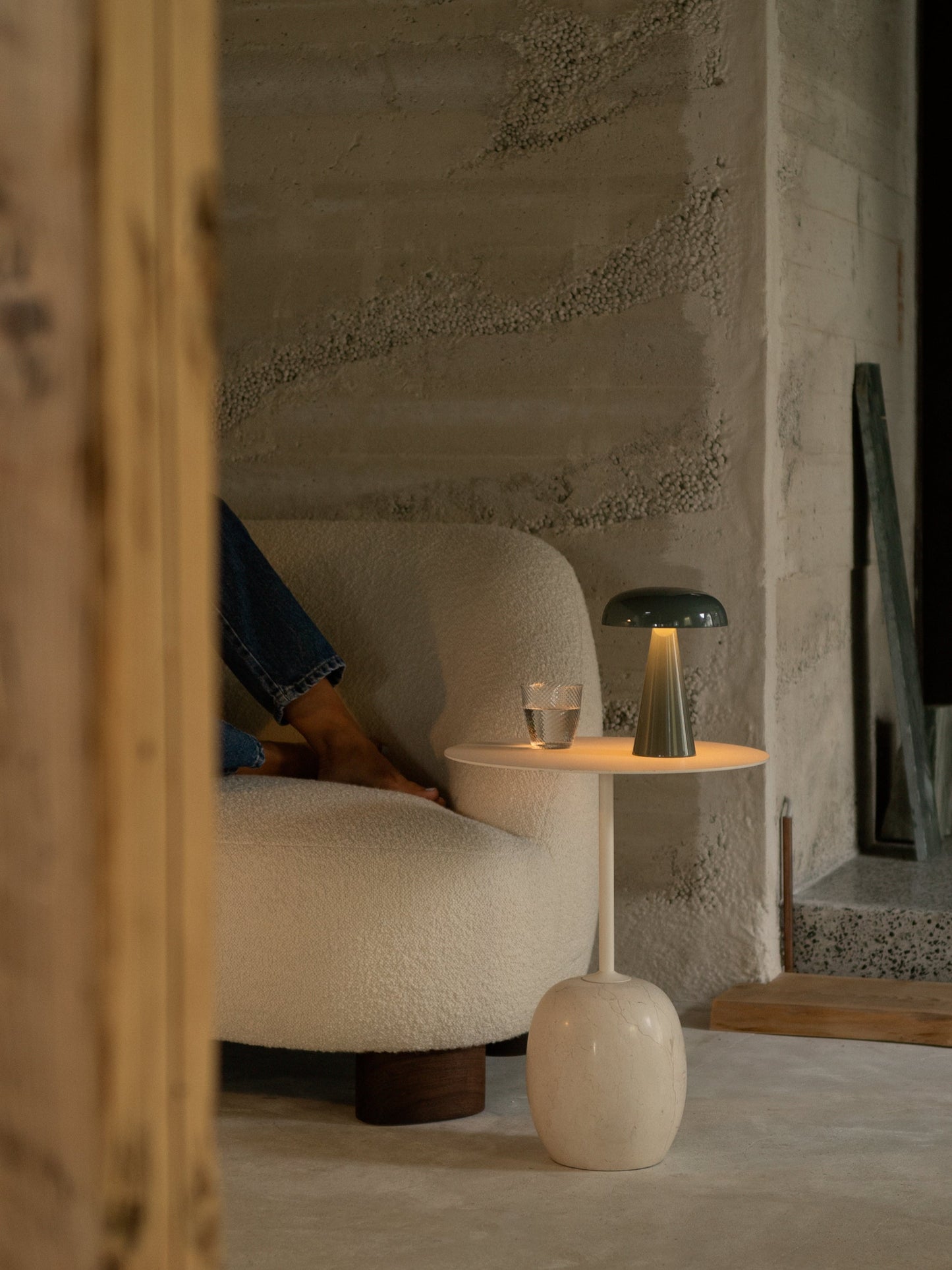 Lato <sup style="font-size:12px;"> LN9 </sup>